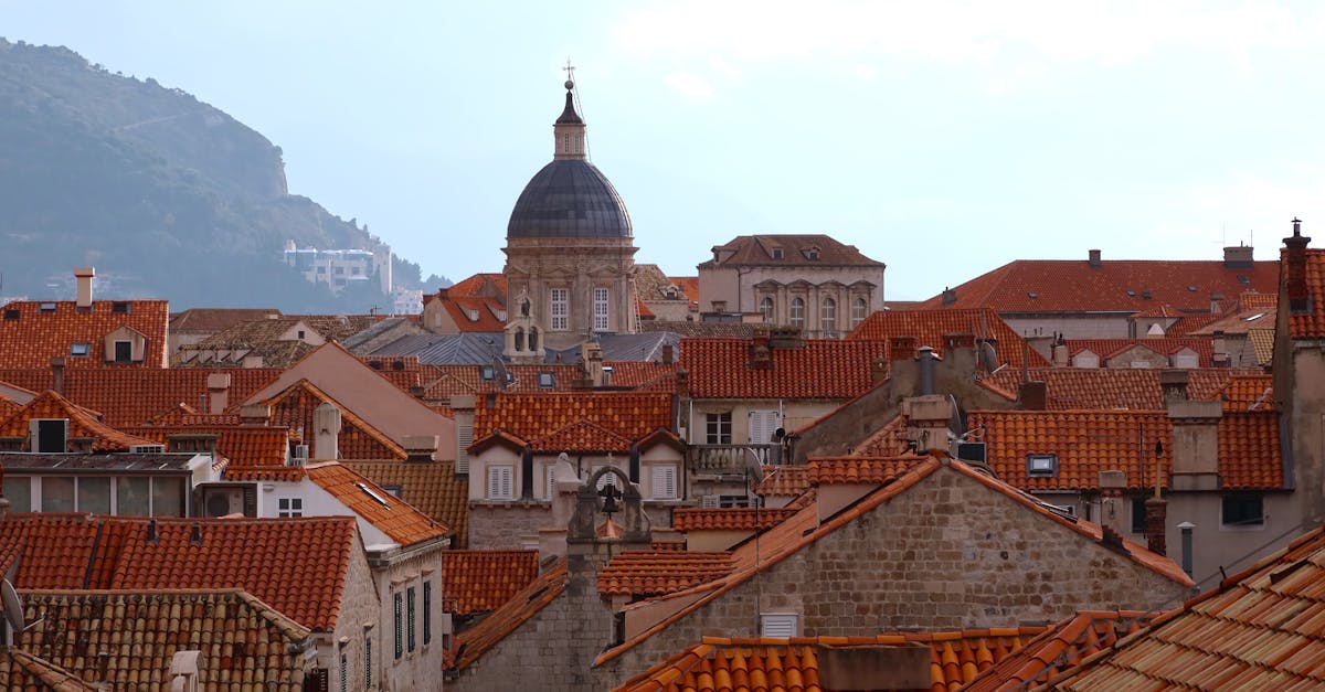 découvrez la richesse de la culture croate à travers ses traditions, sa gastronomie, ses fêtes populaires et son histoire fascinante. plongez dans l'art, la musique et les coutumes qui font de la croatie une destination unique.