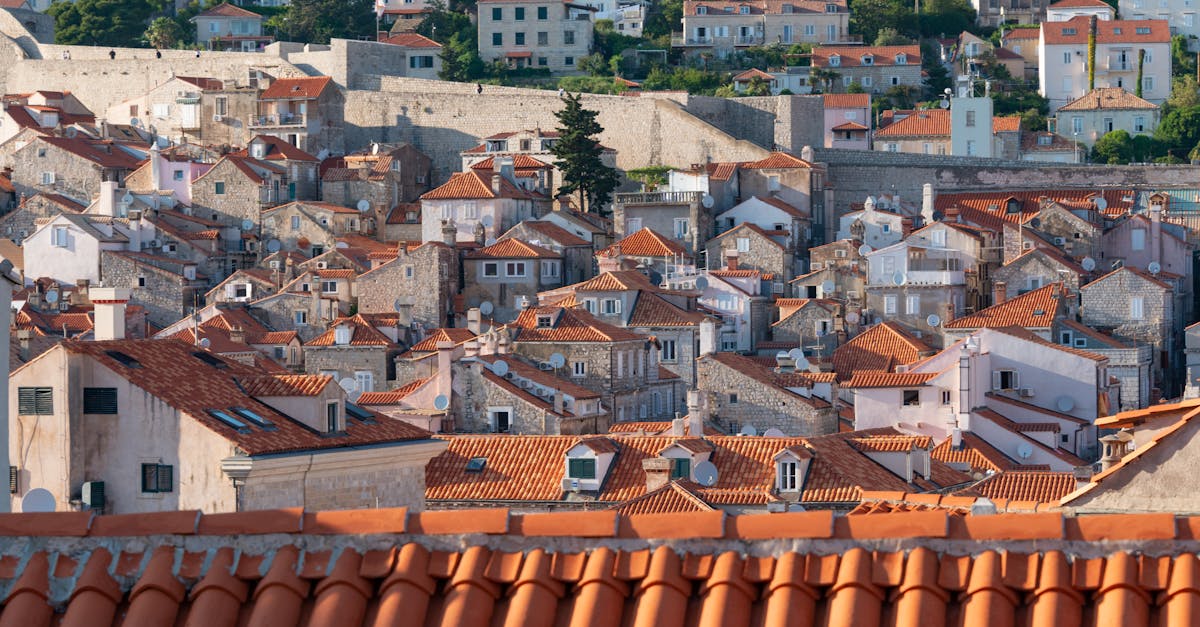 découvrez la richesse et la diversité de la culture croate, des traditions folkloriques aux arts contemporains, en passant par la gastronomie et l'architecture. plongez dans l'histoire fascinante de la croatie et explorez ses influences méditerranéennes et baltes.